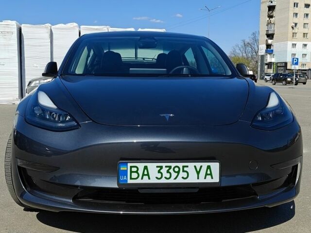 Серый Тесла Модель 3, объемом двигателя 0 л и пробегом 9 тыс. км за 23500 $, фото 1 на Automoto.ua