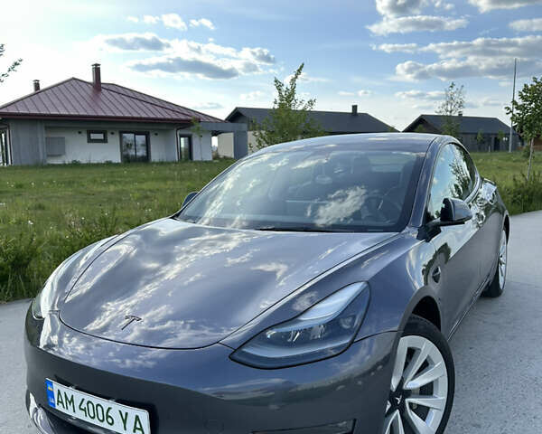 Серый Тесла Модель 3, объемом двигателя 0 л и пробегом 58 тыс. км за 20000 $, фото 1 на Automoto.ua