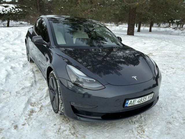 Серый Тесла Модель 3, объемом двигателя 0 л и пробегом 37 тыс. км за 22500 $, фото 1 на Automoto.ua