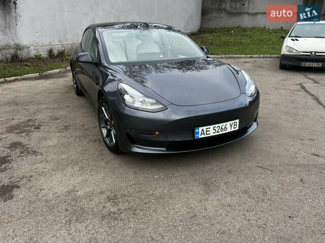 Серый Тесла Модель 3, объемом двигателя 0 л и пробегом 19 тыс. км за 23500 $, фото 1 на Automoto.ua