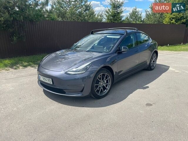 Серый Тесла Модель 3, объемом двигателя 0 л и пробегом 17 тыс. км за 21300 $, фото 1 на Automoto.ua