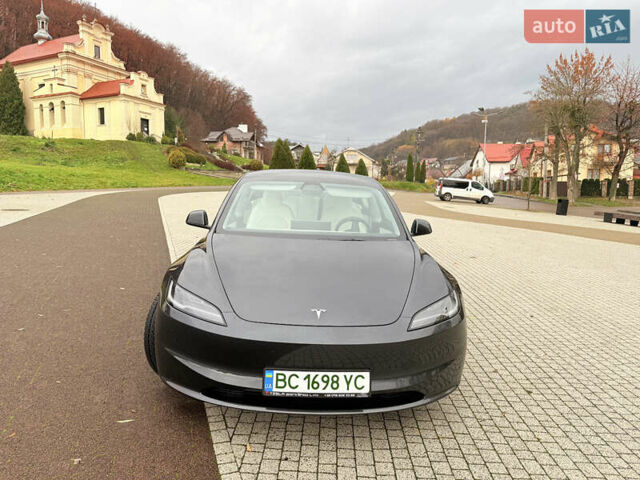 Серый Тесла Модель 3, объемом двигателя 0 л и пробегом 13 тыс. км за 30000 $, фото 1 на Automoto.ua