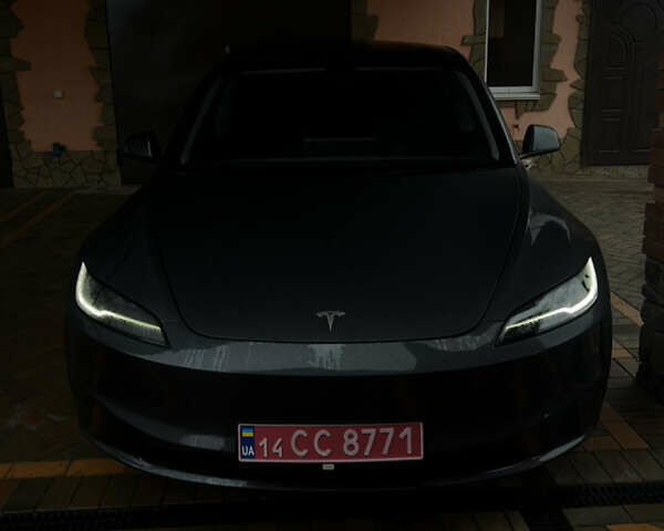 Серый Тесла Модель 3, объемом двигателя 0 л и пробегом 29 тыс. км за 27000 $, фото 1 на Automoto.ua