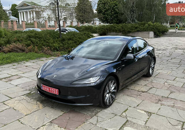 Серый Тесла Модель 3, объемом двигателя 0 л и пробегом 1 тыс. км за 27500 $, фото 1 на Automoto.ua