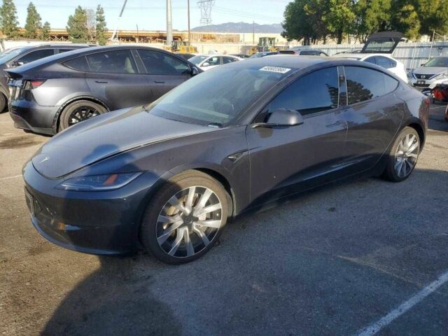 Сірий Тесла Модель 3, об'ємом двигуна 0 л та пробігом 62 тис. км за 10000 $, фото 1 на Automoto.ua