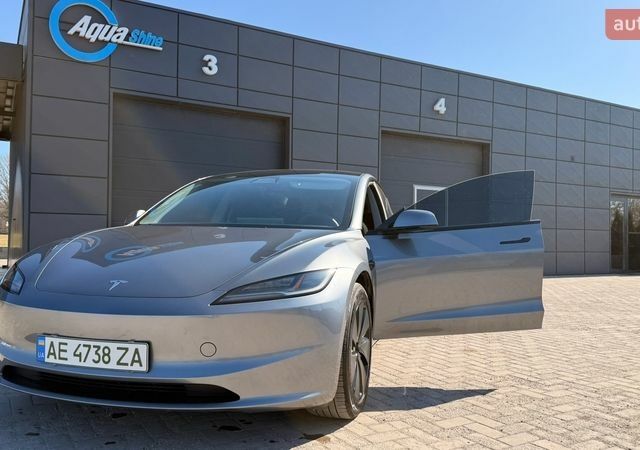 Серый Тесла Модель 3, объемом двигателя 0 л и пробегом 38 тыс. км за 28500 $, фото 1 на Automoto.ua