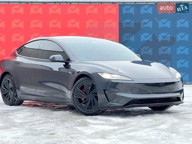 Серый Тесла Модель 3, объемом двигателя 0 л и пробегом 4 тыс. км за 45000 $, фото 1 на Automoto.ua