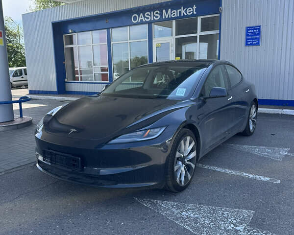 Серый Тесла Модель 3, объемом двигателя 0 л и пробегом 800 тыс. км за 25500 $, фото 1 на Automoto.ua