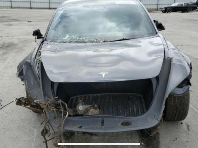 Серый Тесла Модель 3, объемом двигателя 0 л и пробегом 24 тыс. км за 11800 $, фото 1 на Automoto.ua
