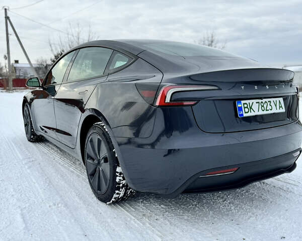 Серый Тесла Модель 3, объемом двигателя 0 л и пробегом 2 тыс. км за 30900 $, фото 1 на Automoto.ua