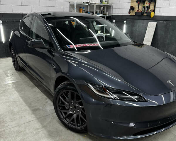 Серый Тесла Модель 3, объемом двигателя 0 л и пробегом 2 тыс. км за 30900 $, фото 1 на Automoto.ua