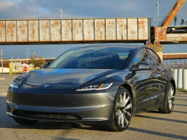 Серый Тесла Модель 3, объемом двигателя 0 л и пробегом 1 тыс. км за 13000 $, фото 1 на Automoto.ua