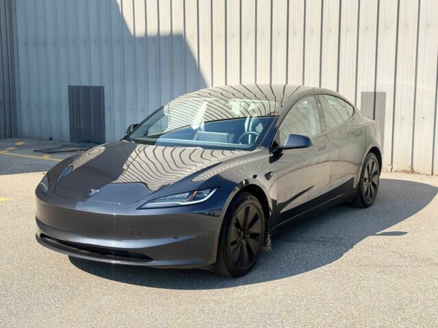Сірий Тесла Модель 3, об'ємом двигуна 0 л та пробігом 2 тис. км за 15384 $, фото 1 на Automoto.ua