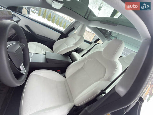 Серый Тесла Модель 3, объемом двигателя 0 л и пробегом 5 тыс. км за 30500 $, фото 1 на Automoto.ua