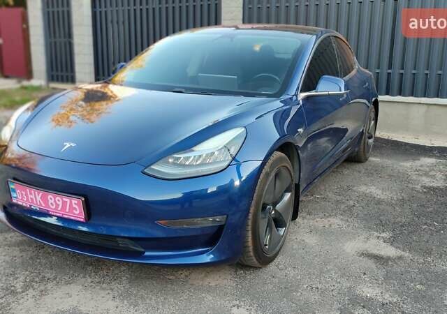 Тесла Модель 3 2018 у Києві на Automoto.ua Синій Тесла Модель 3, об'ємом двигуна 0 л та пробігом 159 тис. км за 16800 $, фото 1 на Automoto.ua