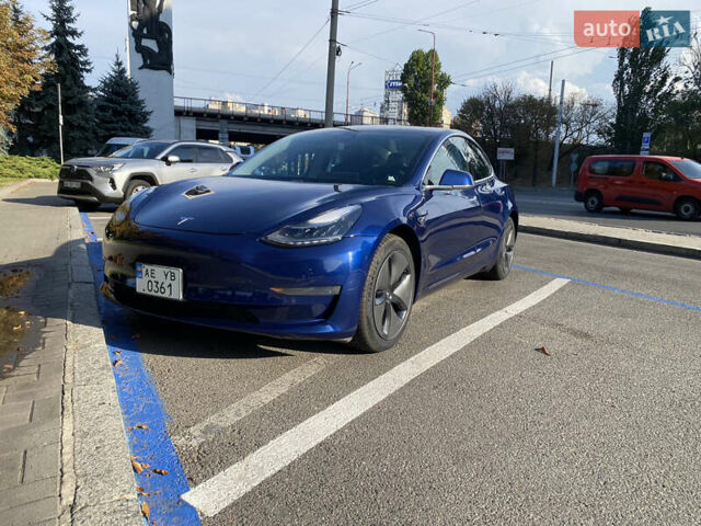 Тесла Модель 3 2019 в Днепре (Днепропетровске) на Automoto.ua Синий Тесла Модель 3, объемом двигателя 0 л и пробегом 95 тыс. км за 18300 $, фото 1 на Automoto.ua