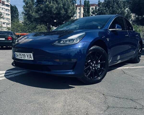 Синий Тесла Модель 3, объемом двигателя 0 л и пробегом 142 тыс. км за 18000 $, фото 1 на Automoto.ua