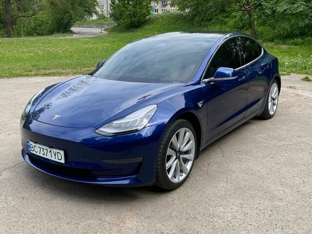 Синий Тесла Модель 3, объемом двигателя 0 л и пробегом 132 тыс. км за 15600 $, фото 1 на Automoto.ua