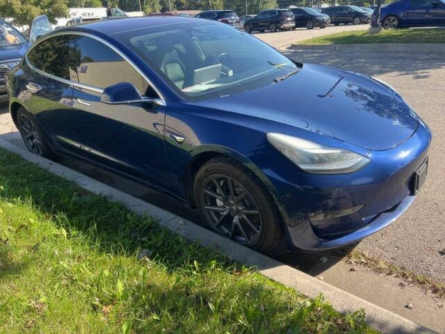Синий Тесла Модель 3, объемом двигателя 0 л и пробегом 44 тыс. км за 8540 $, фото 1 на Automoto.ua