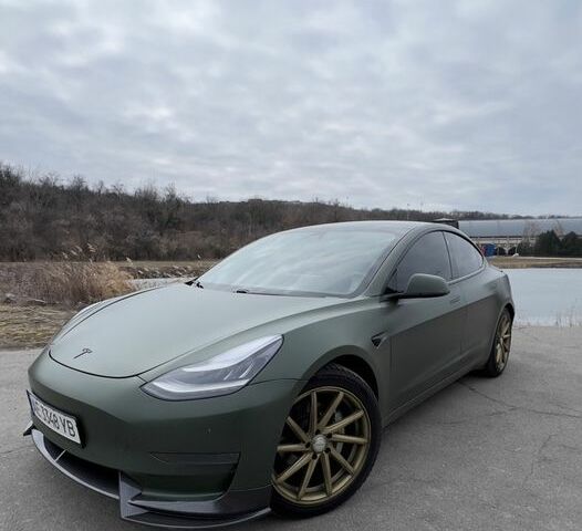 Зеленый Тесла Модель 3, объемом двигателя 0 л и пробегом 150 тыс. км за 14500 $, фото 1 на Automoto.ua