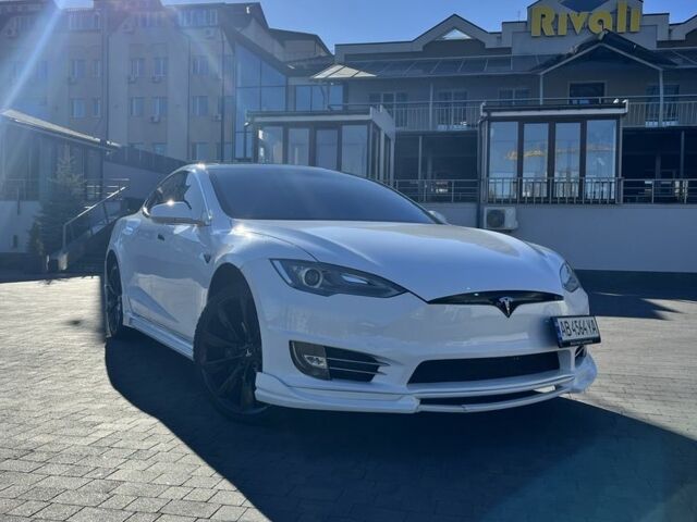 Белый Тесла Модель С, объемом двигателя 0 л и пробегом 176 тыс. км за 12500 $, фото 1 на Automoto.ua