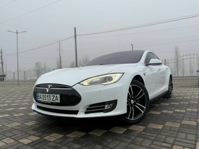 Белый Тесла Модель С, объемом двигателя 0 л и пробегом 189 тыс. км за 15700 $, фото 1 на Automoto.ua