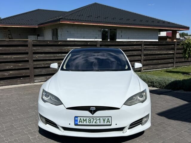Белый Тесла Модель С, объемом двигателя 0 л и пробегом 298 тыс. км за 11493 $, фото 1 на Automoto.ua