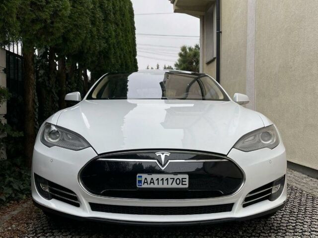 Белый Тесла Модель С, объемом двигателя 0 л и пробегом 189 тыс. км за 29000 $, фото 1 на Automoto.ua