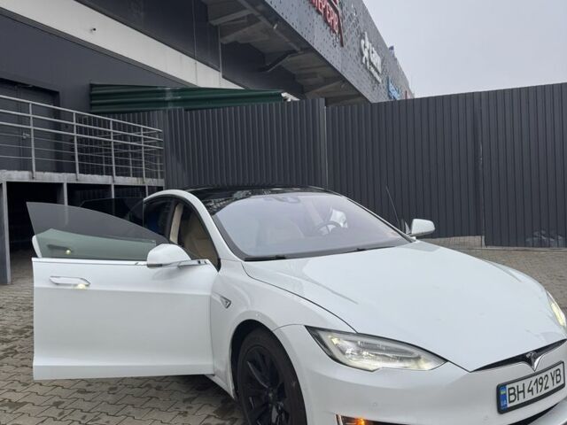 Белый Тесла Модель С, объемом двигателя 0 л и пробегом 112 тыс. км за 22000 $, фото 1 на Automoto.ua