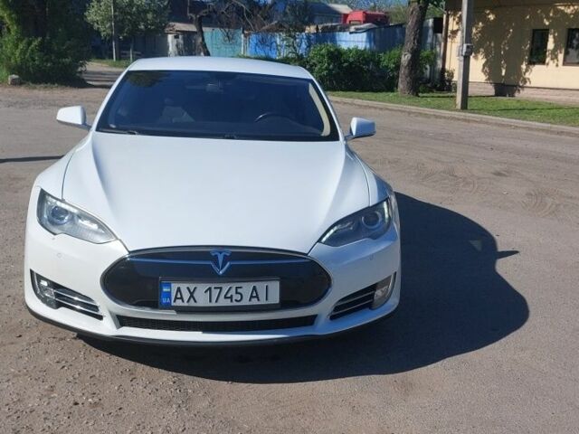 Білий Тесла Модель С, об'ємом двигуна 0 л та пробігом 150 тис. км за 13500 $, фото 1 на Automoto.ua
