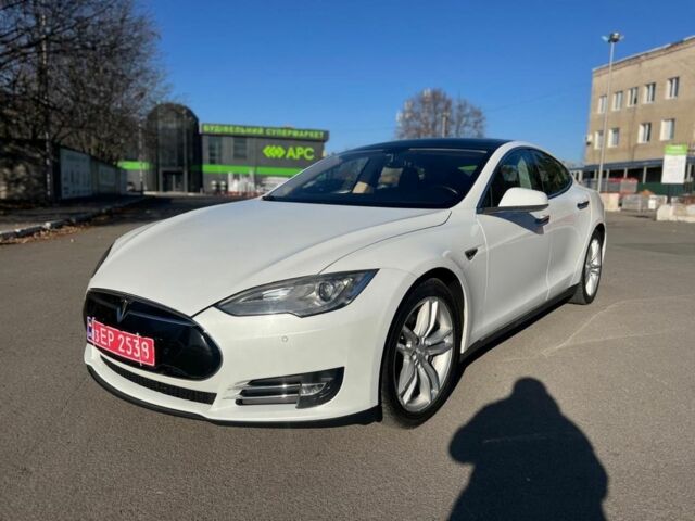 Белый Тесла Модель С, объемом двигателя 0 л и пробегом 155 тыс. км за 13900 $, фото 1 на Automoto.ua