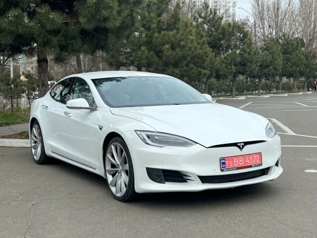 Белый Тесла Модель С, объемом двигателя 0 л и пробегом 54 тыс. км за 26900 $, фото 1 на Automoto.ua