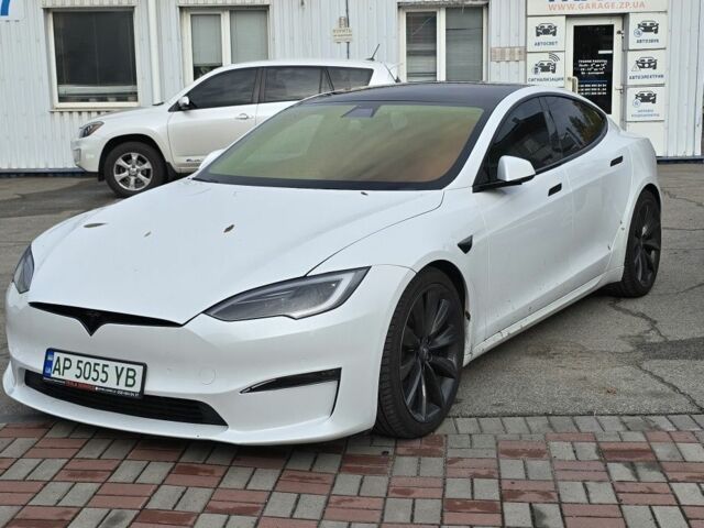 Белый Тесла Модель С, объемом двигателя 0 л и пробегом 92 тыс. км за 33000 $, фото 1 на Automoto.ua