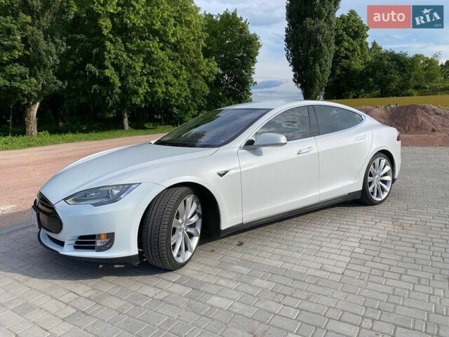 Білий Тесла Модель С, об'ємом двигуна 0 л та пробігом 205 тис. км за 11500 $, фото 1 на Automoto.ua