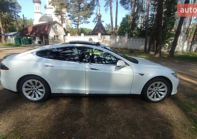 Белый Тесла Модель С, объемом двигателя 0 л и пробегом 212 тыс. км за 11600 $, фото 1 на Automoto.ua
