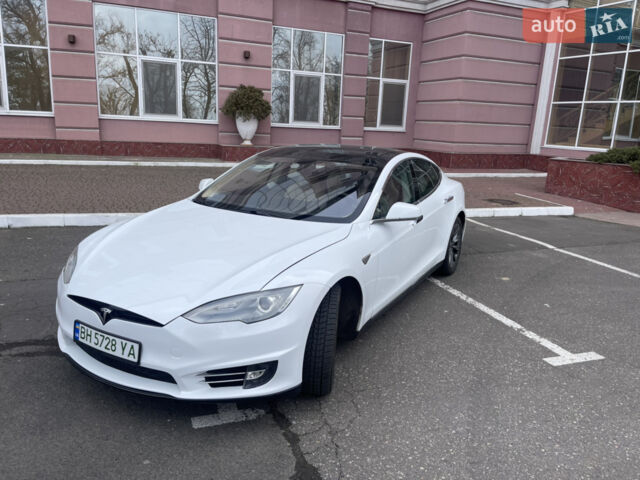 Белый Тесла Модель С, объемом двигателя 0 л и пробегом 197 тыс. км за 13500 $, фото 1 на Automoto.ua
