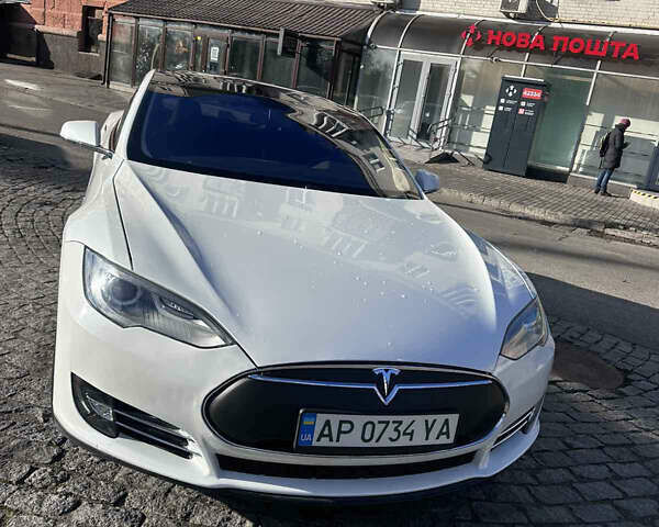 Белый Тесла Модель С, объемом двигателя 0 л и пробегом 170 тыс. км за 12500 $, фото 1 на Automoto.ua