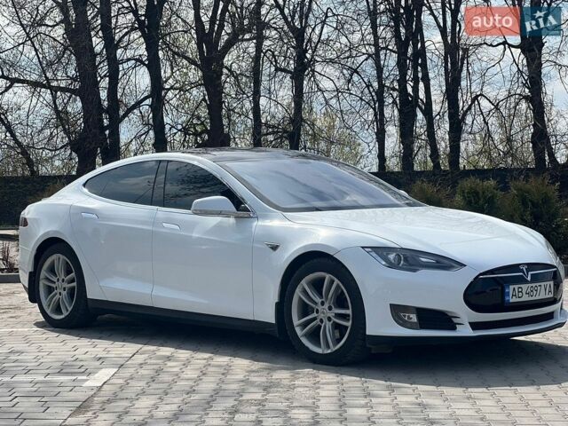 Белый Тесла Модель С, объемом двигателя 0 л и пробегом 195 тыс. км за 12199 $, фото 1 на Automoto.ua