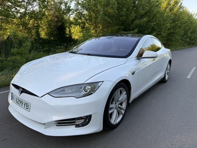 Білий Тесла Модель С, об'ємом двигуна 0 л та пробігом 151 тис. км за 12900 $, фото 1 на Automoto.ua