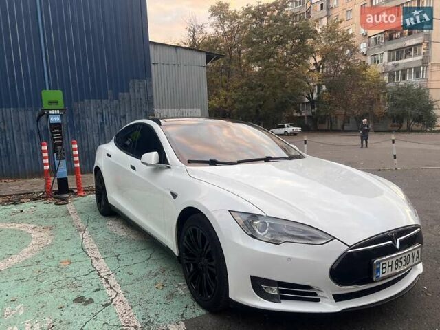 Білий Тесла Модель С, об'ємом двигуна 0 л та пробігом 270 тис. км за 13200 $, фото 1 на Automoto.ua