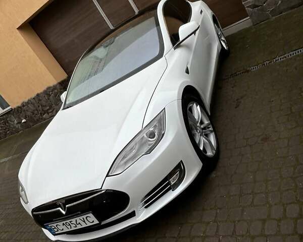 Белый Тесла Модель С, объемом двигателя 0 л и пробегом 213 тыс. км за 13400 $, фото 1 на Automoto.ua