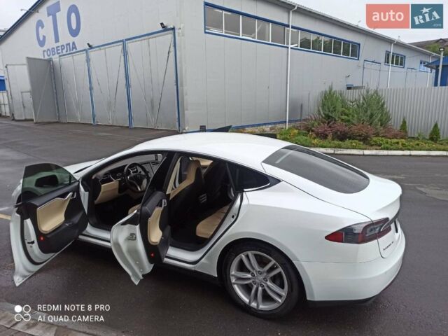 Білий Тесла Модель С, об'ємом двигуна 0 л та пробігом 188 тис. км за 15400 $, фото 1 на Automoto.ua