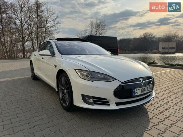 Білий Тесла Модель С, об'ємом двигуна 0 л та пробігом 260 тис. км за 11900 $, фото 1 на Automoto.ua