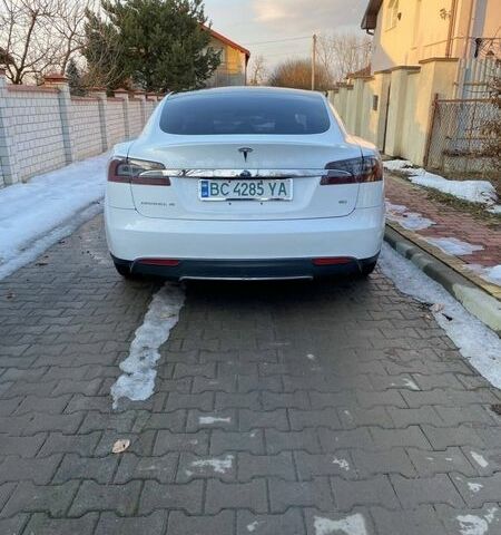 Белый Тесла Модель С, объемом двигателя 0 л и пробегом 100 тыс. км за 13200 $, фото 1 на Automoto.ua