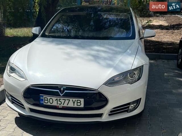 Белый Тесла Модель С, объемом двигателя 0 л и пробегом 223 тыс. км за 17000 $, фото 1 на Automoto.ua