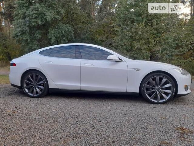 Белый Тесла Модель С, объемом двигателя 0 л и пробегом 140 тыс. км за 15000 $, фото 1 на Automoto.ua
