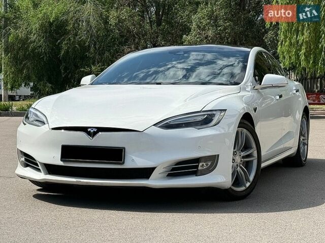 Білий Тесла Модель С, об'ємом двигуна 0 л та пробігом 240 тис. км за 13500 $, фото 1 на Automoto.ua