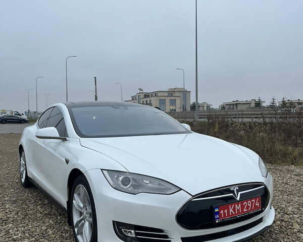 Белый Тесла Модель С, объемом двигателя 0 л и пробегом 162 тыс. км за 13990 $, фото 1 на Automoto.ua