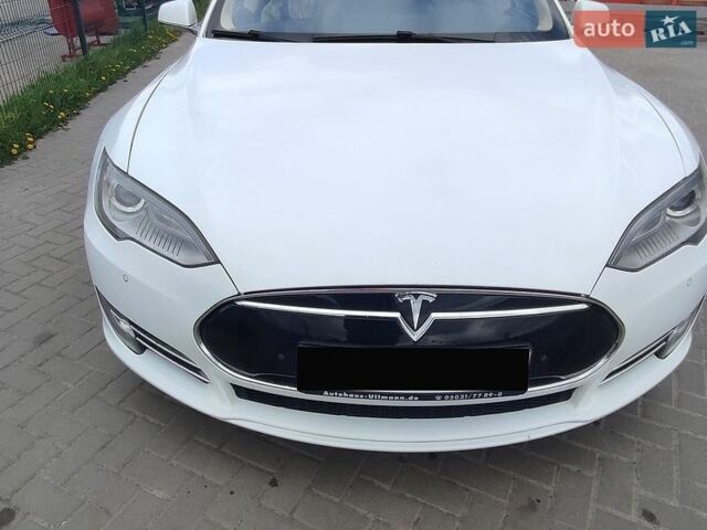 Білий Тесла Модель С, об'ємом двигуна 0 л та пробігом 230 тис. км за 11000 $, фото 1 на Automoto.ua