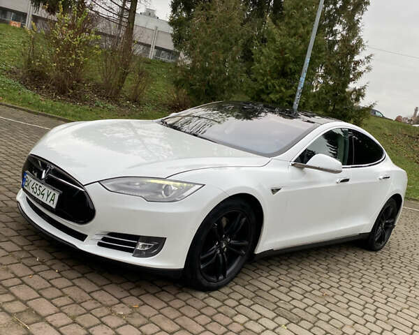 Белый Тесла Модель С, объемом двигателя 0 л и пробегом 166 тыс. км за 14000 $, фото 1 на Automoto.ua